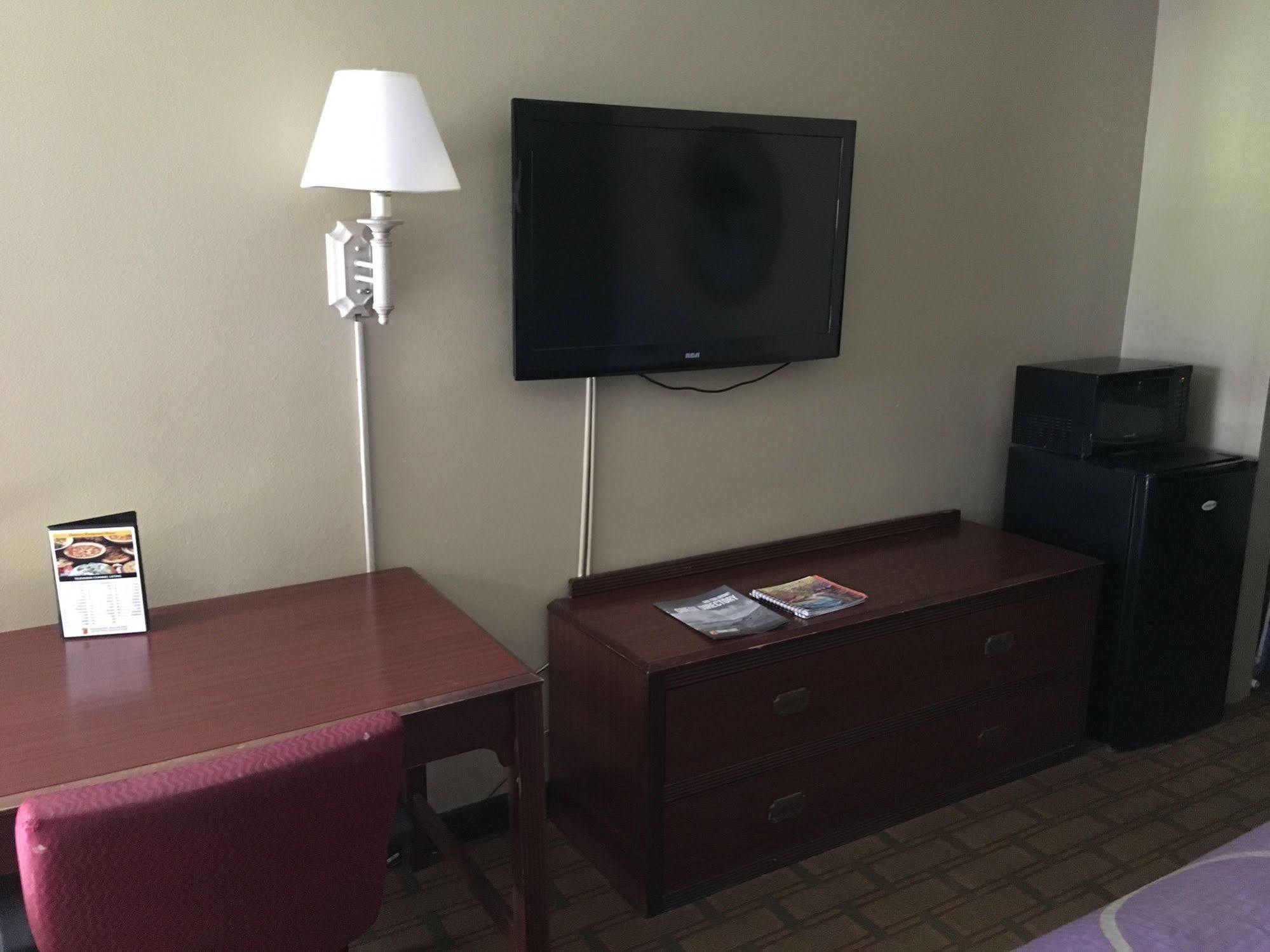 Super 8 By Wyndham Motel Biloxi